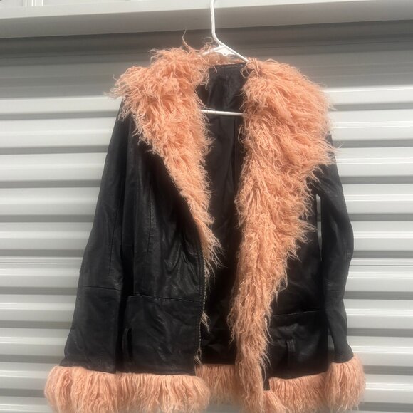 MAJORELLE Faux Leather Jacket w/ Peach Faux Fur Trim 70s Glam Penny Lane Vibes - Picture 1 of 4